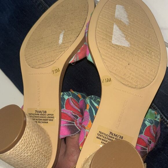Alex Marie Pink/Green Floral Resort 3” Block Raffia Sandals Sz 7.5 EUC - Picture 11 of 11